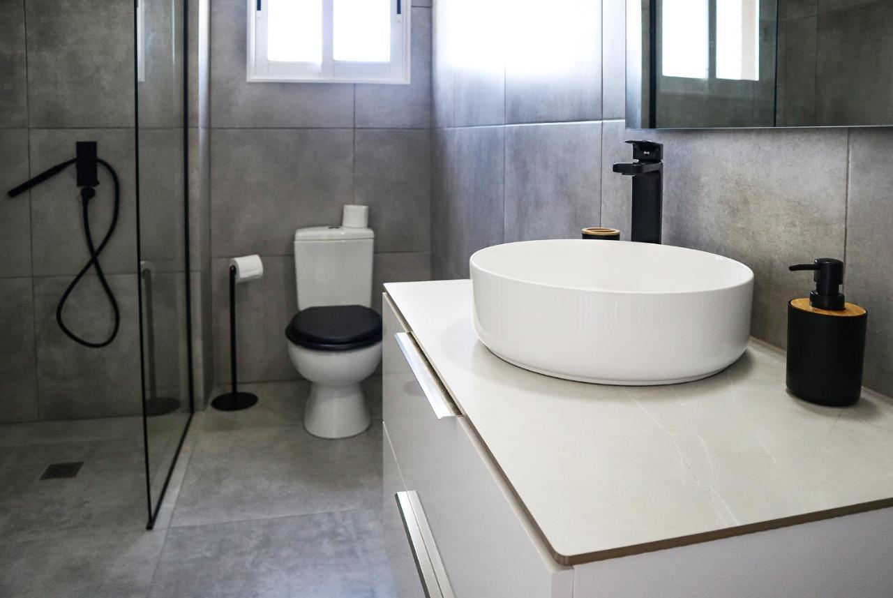 Alex'S Vacation Suite - 100M From The Beach - 6 Guests Paphos Ngoại thất bức ảnh