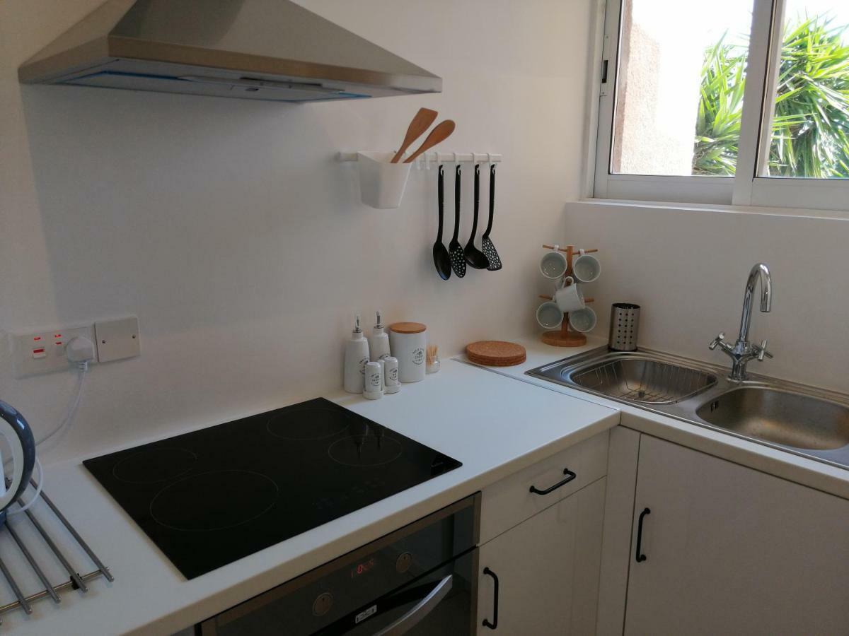 Alex'S Vacation Suite - 100M From The Beach - 6 Guests Paphos Ngoại thất bức ảnh